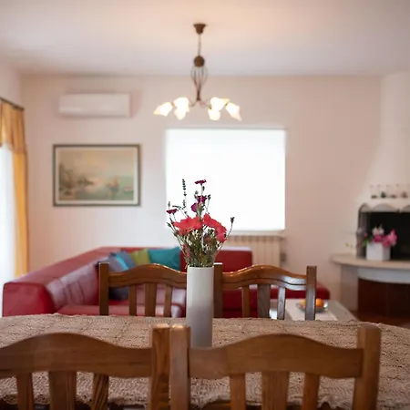 Sabrina Bis Zu 8 Personen By Interhome * Poreč