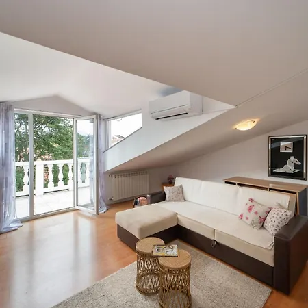 Sabrina Bis Zu 8 Personen By Interhome * Porec