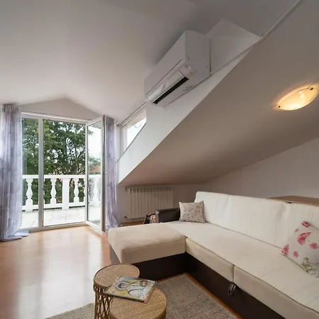 Sabrina Bis Zu 8 Personen By Interhome Apartment Porec