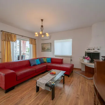 Sabrina Bis Zu 8 Personen By Interhome * Porec